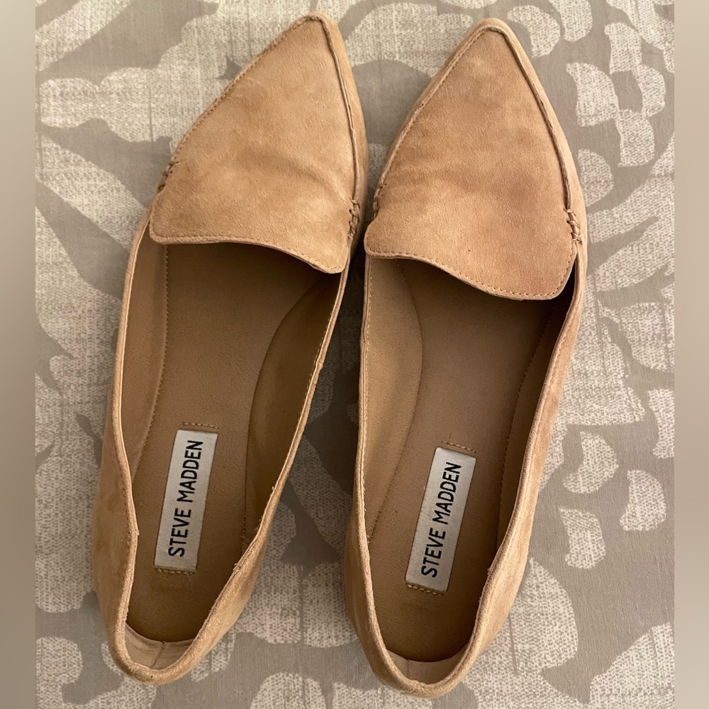 NWOT Steve Madden Feather Loafers
